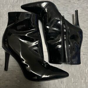 High heel leather black boots great condition , slender and sexy